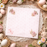 Guardanapo rosa com estampa de flores e laços ao redor de ovos de páscoa