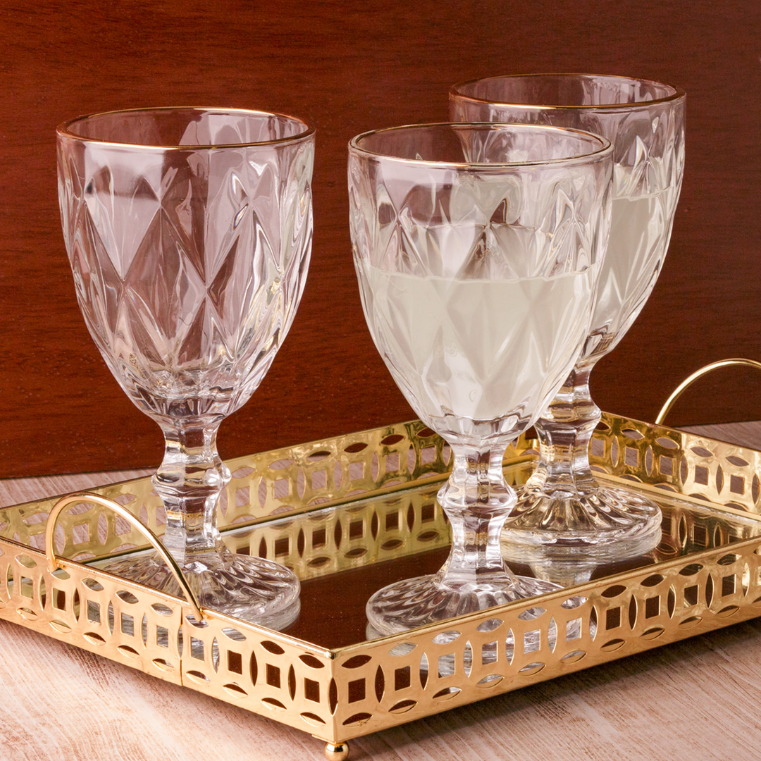 Taça Diamond dentro de uma bandeja