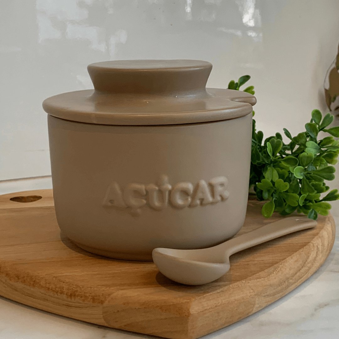Açucareiro com Colher em Cerâmica Ocre - Ela Decora