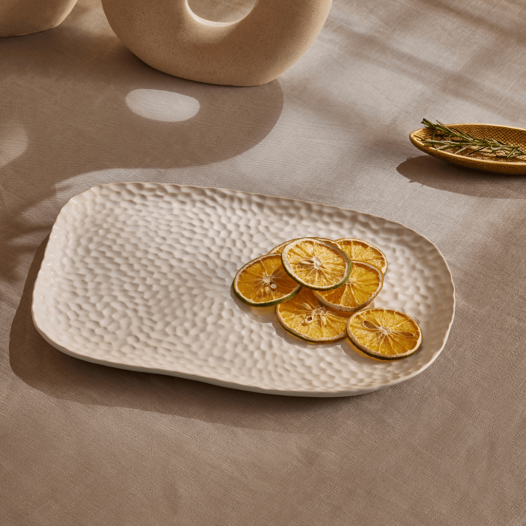 Bandeja Oval em Cerâmica Off White 32cm - Ela Decora