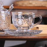 xicara de borboleta com pires para cantinho do cafe