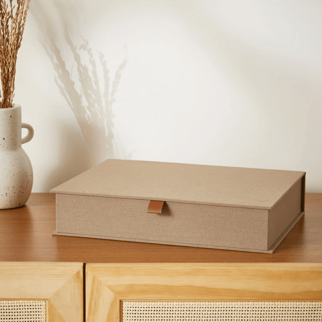 Caixa em MDF com Revestimento em Linho Marrom 32cm - Ela Decora