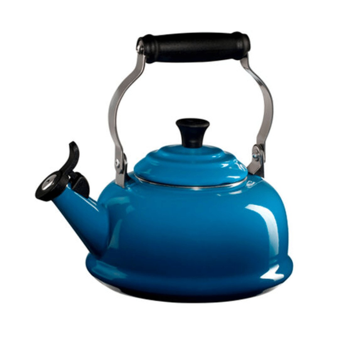 Chaleira Clássica Tradicional com Apito Azul Marseille 1,6L Le Creuset - Ela Decora