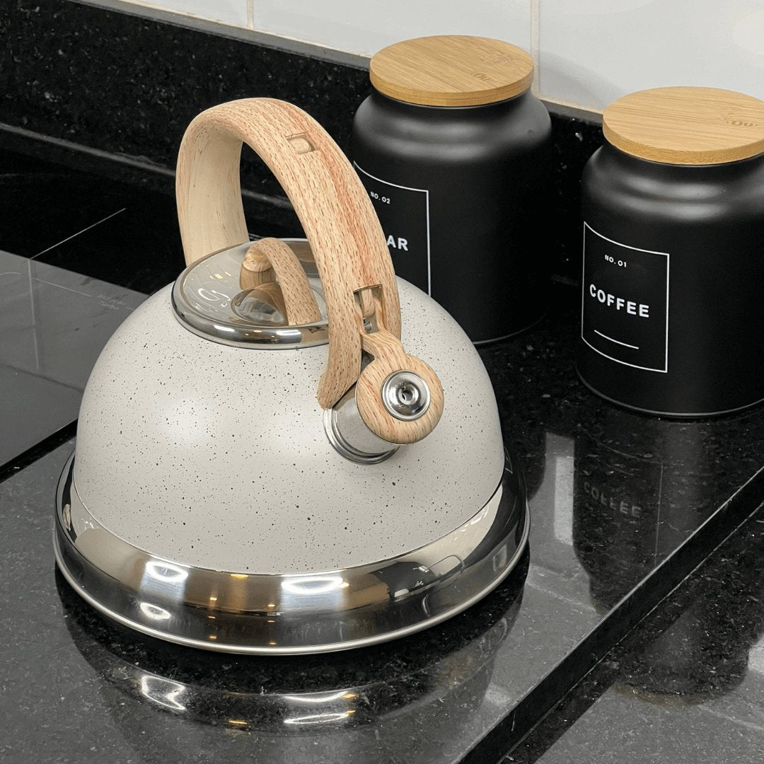 Chaleira com Apito de Alumínio Roma Vanilla 2,7 Litros - Ela Decora