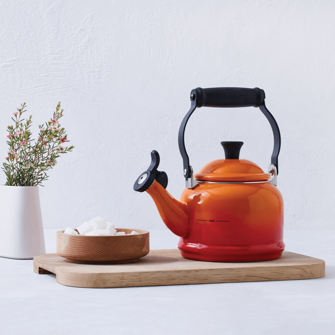 Chaleira Demi Laranja 1,1 Litro Le Creuset - Ela Decora