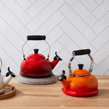 Chaleira Tradicional com Apito Laranja 1,6 Litros Le Creuset - Ela Decora