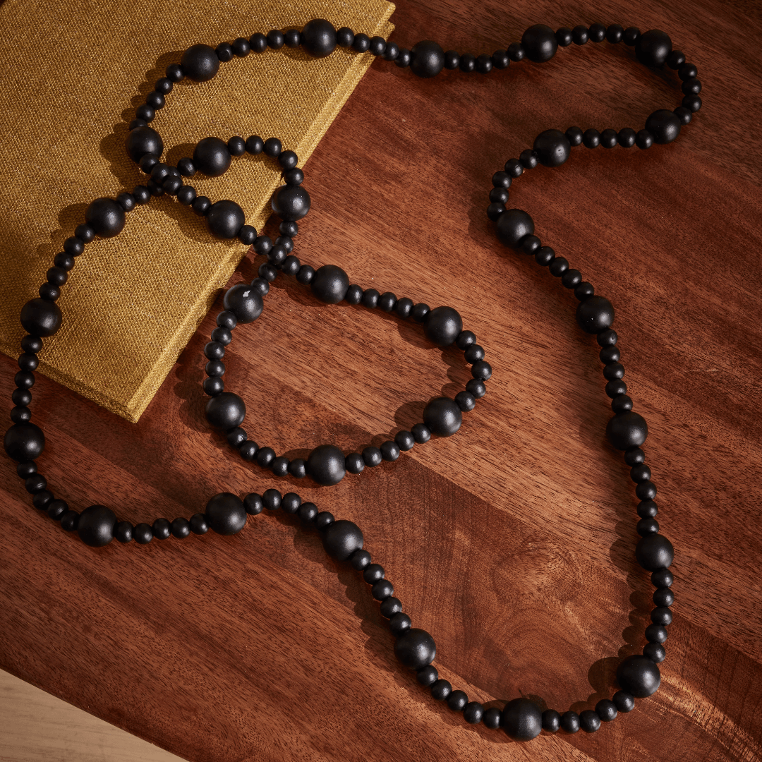 Colar Decorativo em Madeira Preto 90cm - Ela Decora