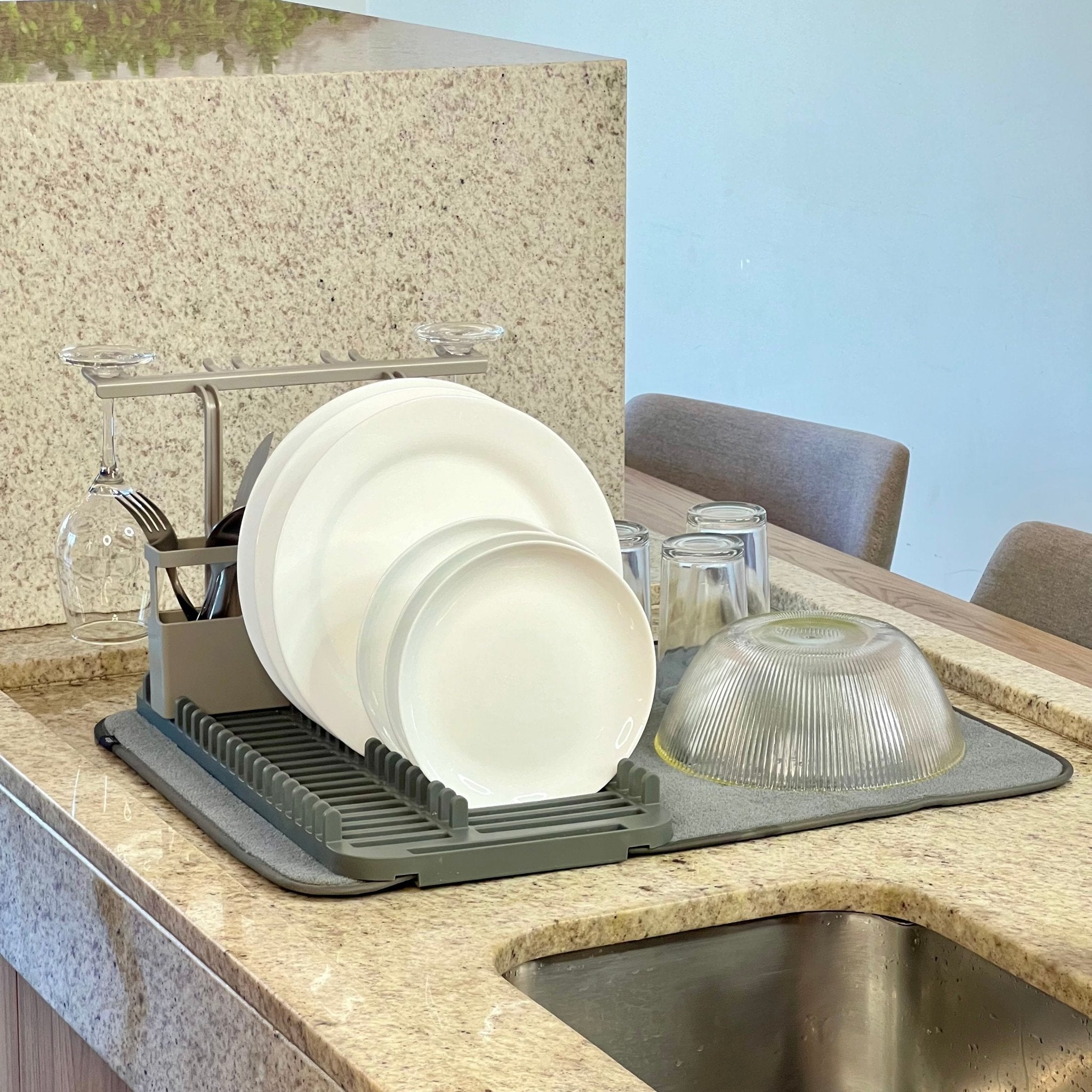 Escorredor de Louças Tapete Udry com Porta Taças Cinza - Ela Decora