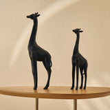 Escultura Girafa em Poliresina Preto 38cm - Ela Decora