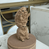 Escultura Ouriços em Poliresina Bege 17cm x 8cm - Ela Decora