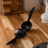 Espremedor de Limão Cabo Antiderrapante Chef Pro Preto 22cm