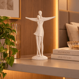 Escultura Casal em Polirresina Branca 30,5cm