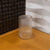 copo de vidro canelado com borda dourada