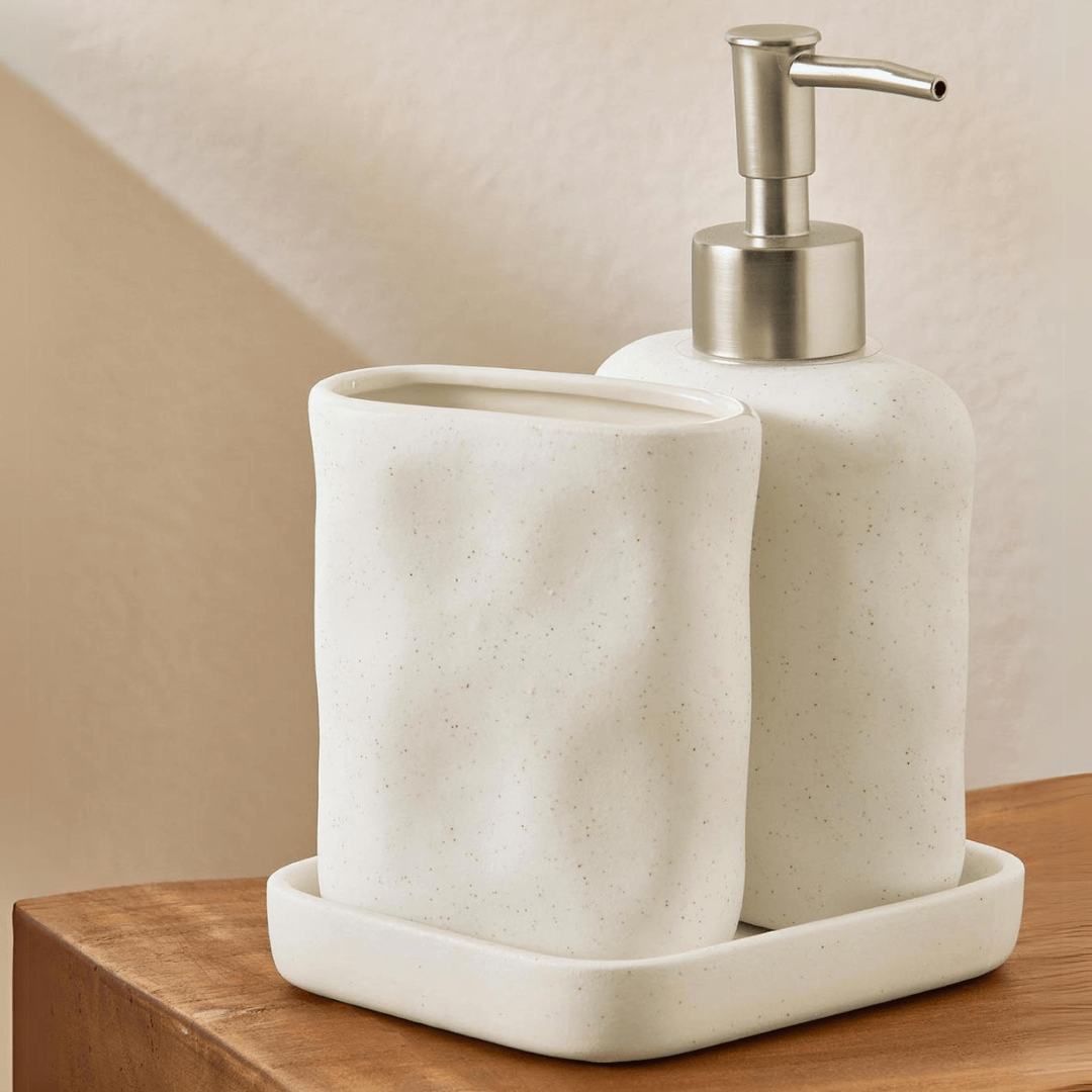 Jogo para banheiro com dispenser, copo e bandeja organizadora. Ideal para banheiros decorados, combina com lixeira para banheiro, porta detergente e acessórios de bancada com design moderno e funcional.