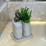 Kit para Banheiro branco na bancada da coziha com vaso de planta verde decoração