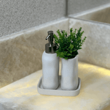 conjunto de banheiro com porta sabponete líquido, copo vaso de flor e bandeja branca super elegante em retangular