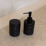 jogo de banheiro preto com porta sabonete e porta cotonete
