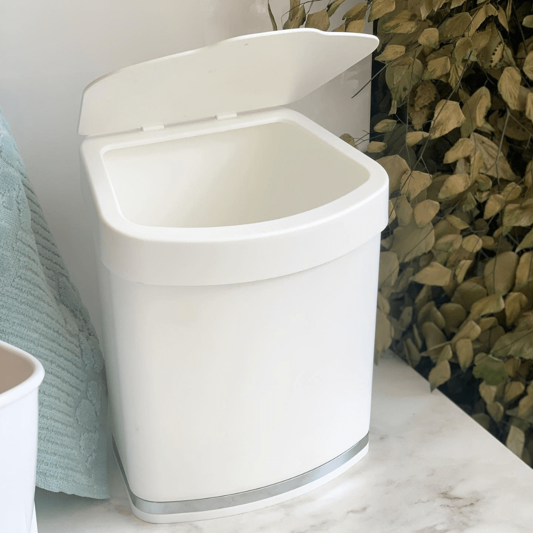 Lixeira 2,5 Litros Branca com Cromado Pia Cozinha - Ela Decora
