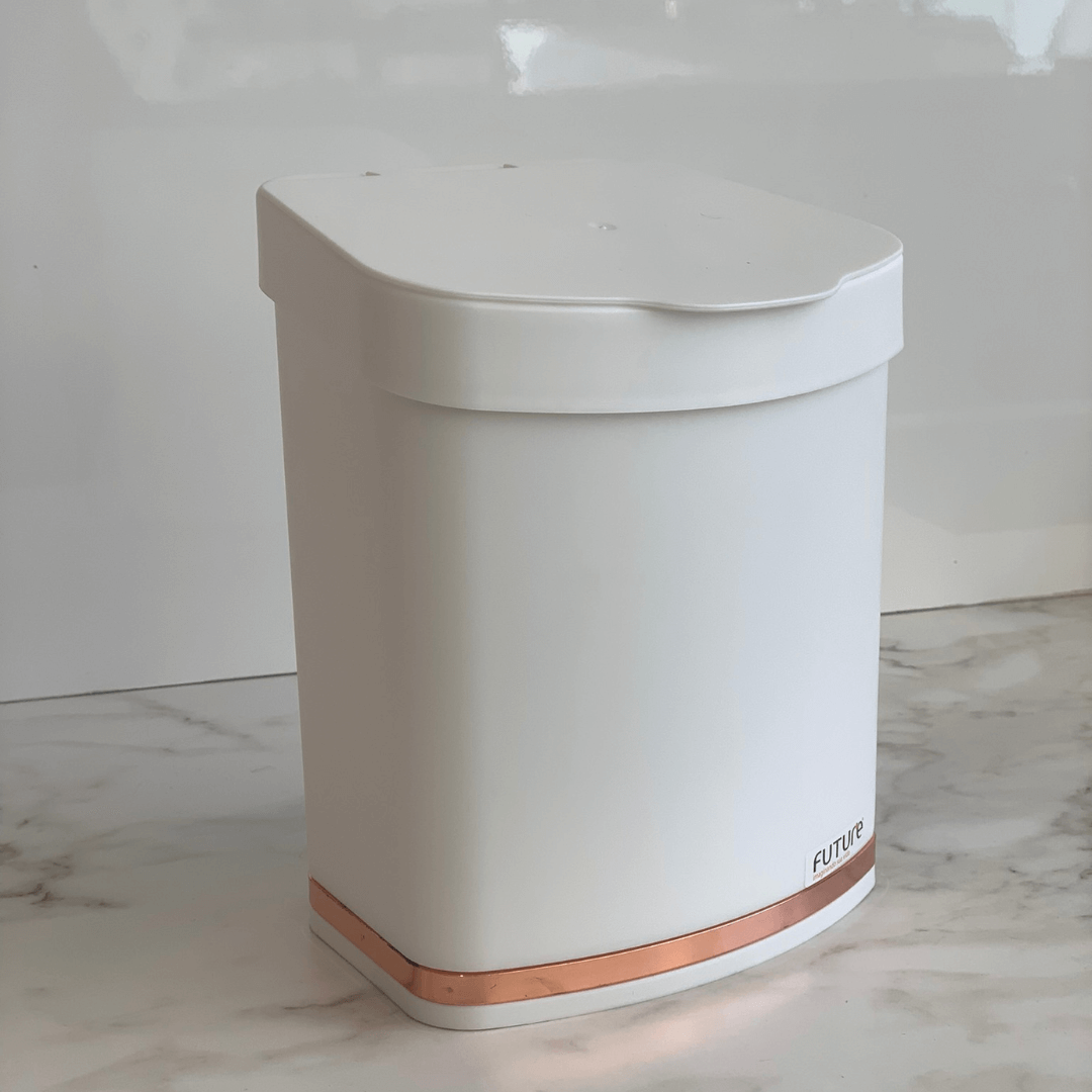 Lixeira 2,5 Litros Branca Com Faixa Rose Gold - Ela Decora