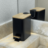 Lixeira com Pedal e Tampa em Bambu Practice Preta 5 Litros - Ela Decora