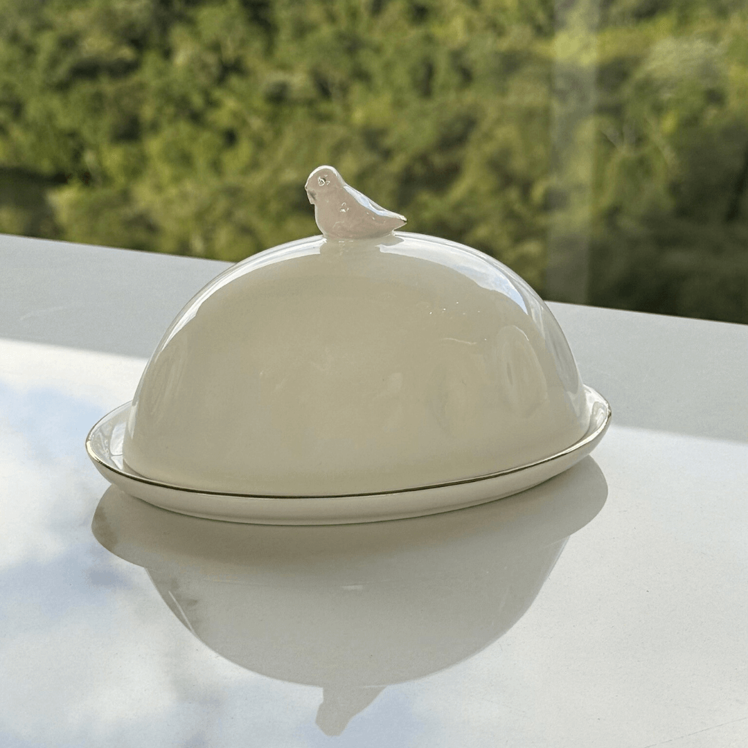 Manteigueira com Tampa em Porcelana Birds Branca 16cm - Ela Decora