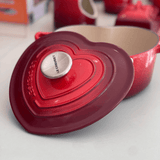 Panela Coração com Pegador de Aço Vermelha 25cm Le Creuset - Ela Decora