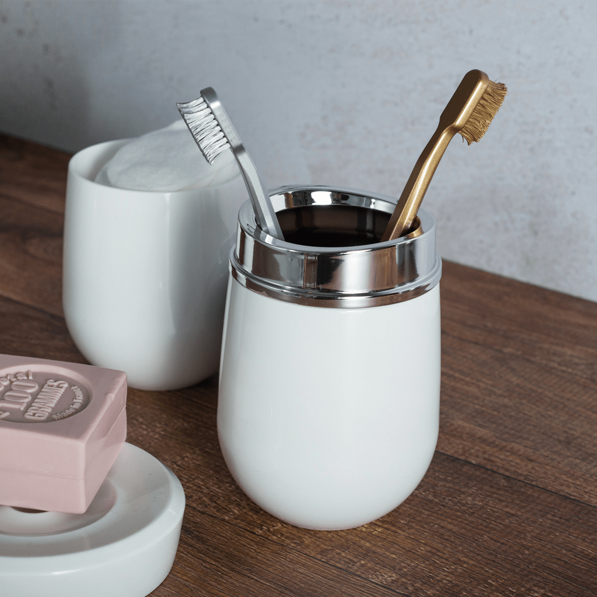 Porta Escova Cromo Belly Com Tampa Branco - Ela Decora