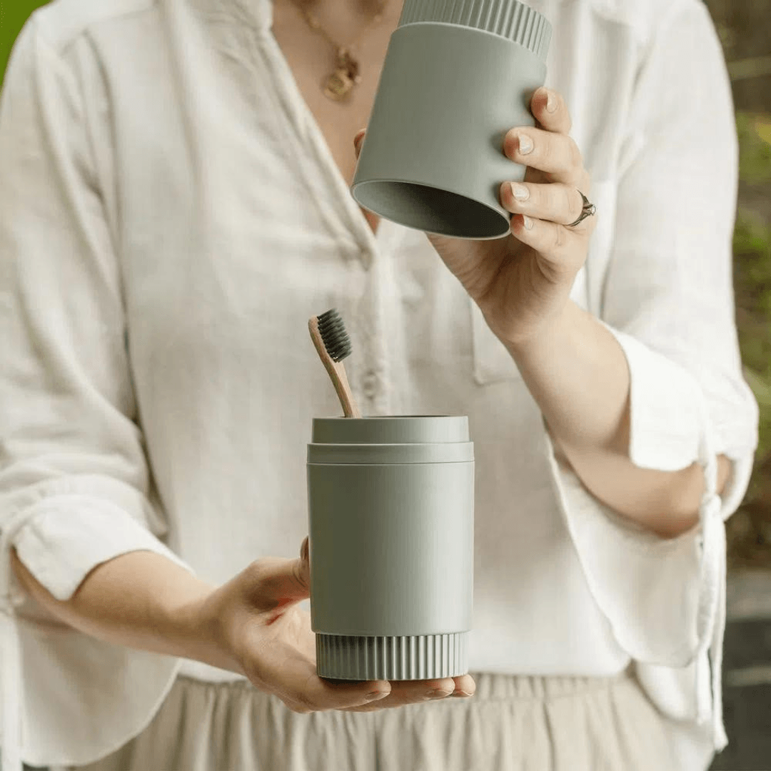 Porta Escova Dorica Verde Salvia 20,5cm - Ela Decora