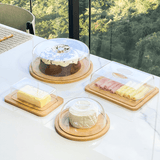 Conjunto com boleira, queijeira, manteigueira e porta frios com base de bambu e tampa acrílica. Ideal para compor mesa posta elegante e funcional no café da manhã ou brunch. Combine com bandeja, porta temperos e organizadores de cozinha.