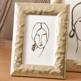 Porta Fotos com bordas douradas para Decoração