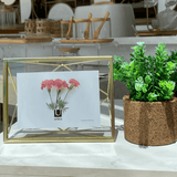 Porta Retrato Prisma 17,8 cm x 12,7 cm Dourado Fosco - Ela Decora