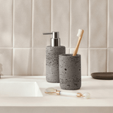 Porta Sabonete Liquido com porta escova de dente na pia de lavabo