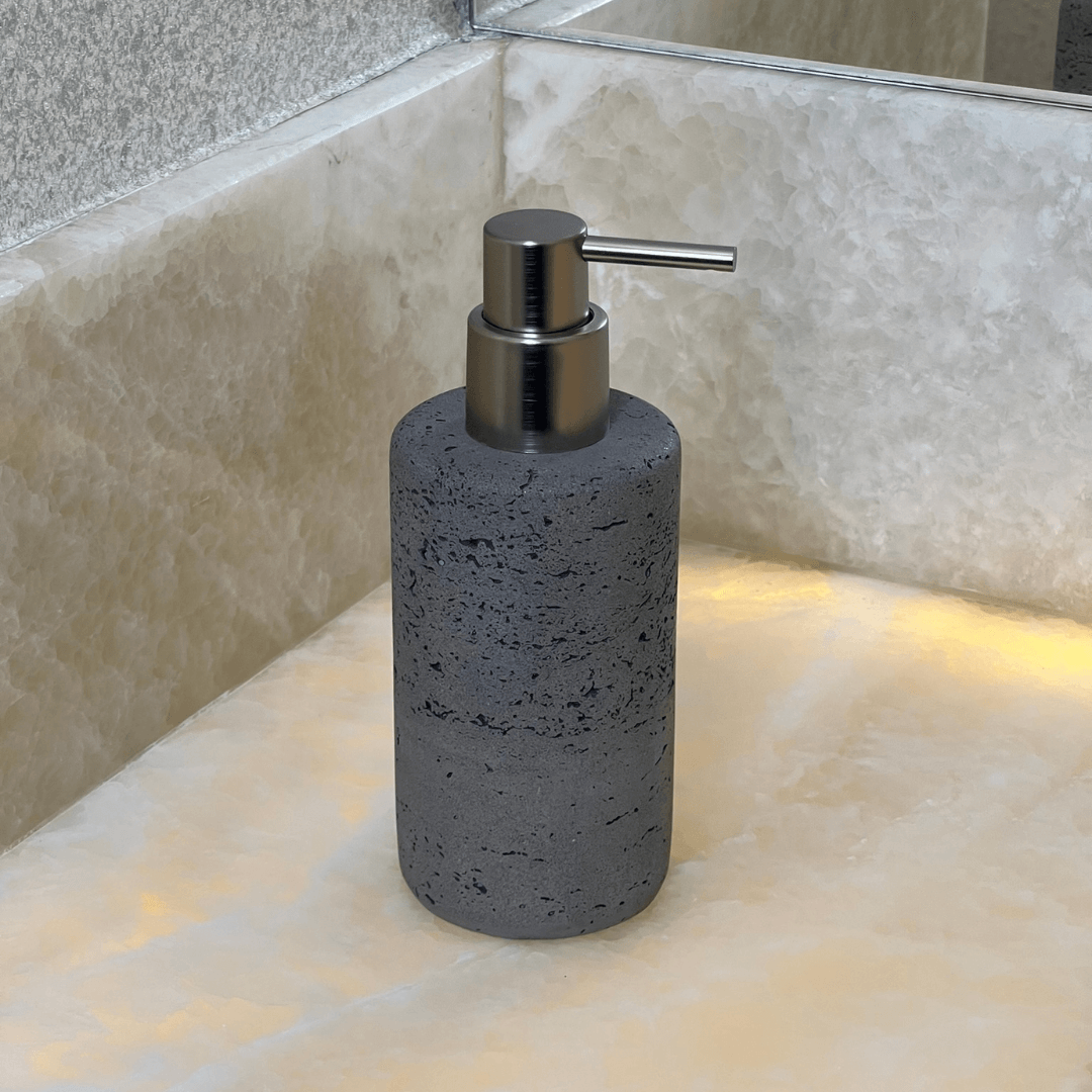 Porta Sabonete Liquido em Cimento Chumbo 17,5cm - Ela Decora
