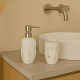 Porta Sabonete Líquido em Poliresina Mármore - Ela Decora