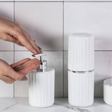 Porta Sabonete Liquido Groove Branco e Cromado - Ela Decora