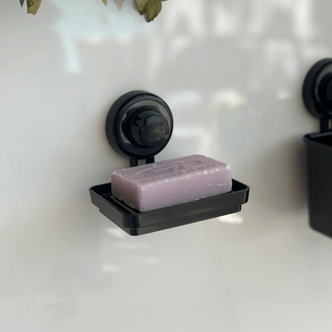 Saboneteira em Plástico com Ventosa Preto - Ela Decora