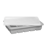 Forma retangular silicone cinza com divisões individuais e tampa protetora vista lateral