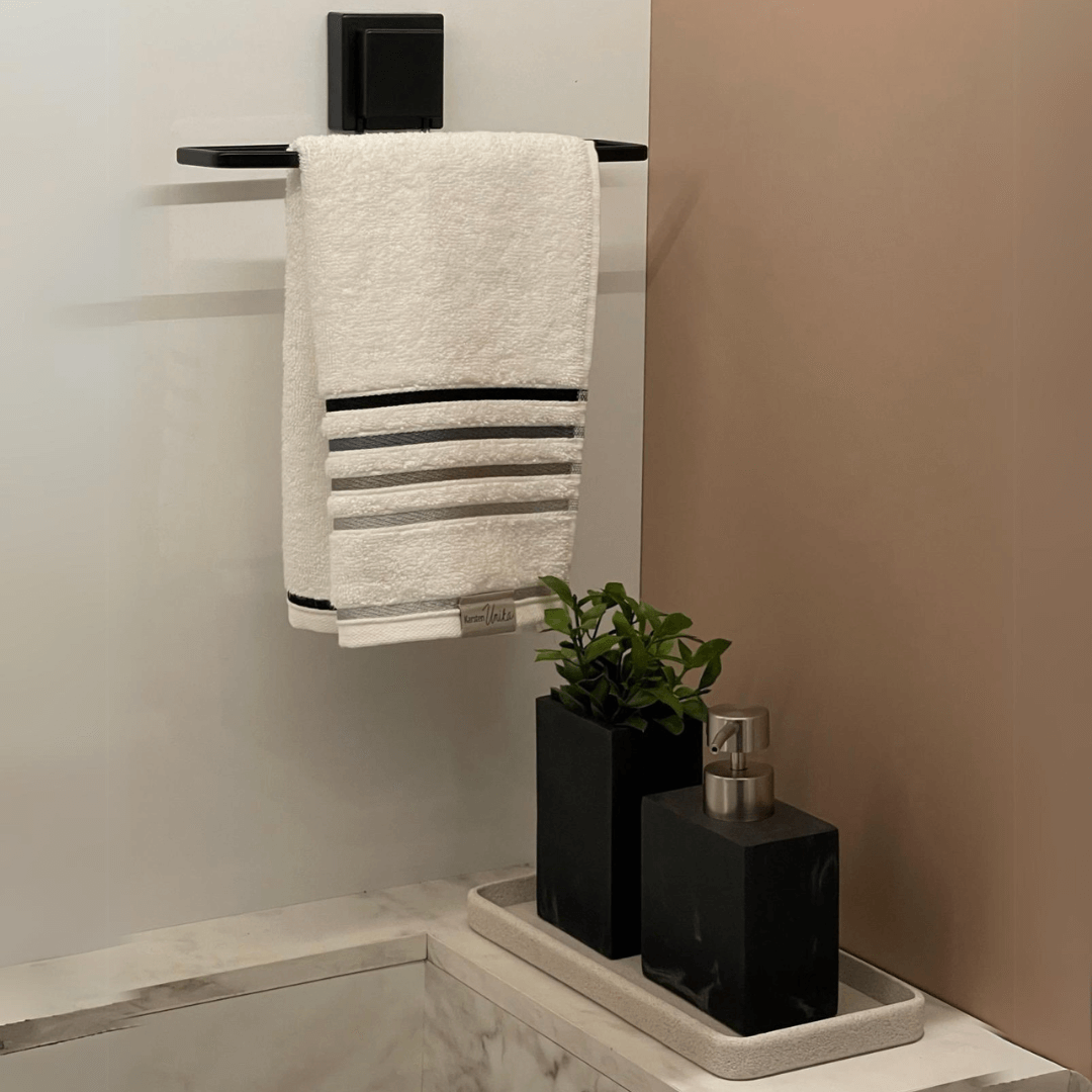 Toalheiro Porta Toalha de Lavabo Fixação por Adesivo Preto Fosco 25cm - Ela Decora