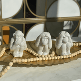 Trio da Sabedoria Macacos em Cimento Branco - Ela Decora