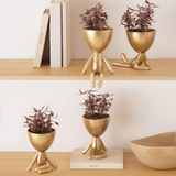 Vaso Cachepot Bob Deitado de Frente em Poliresina Dourado - 16 x 9,7 cm - Ela Decora