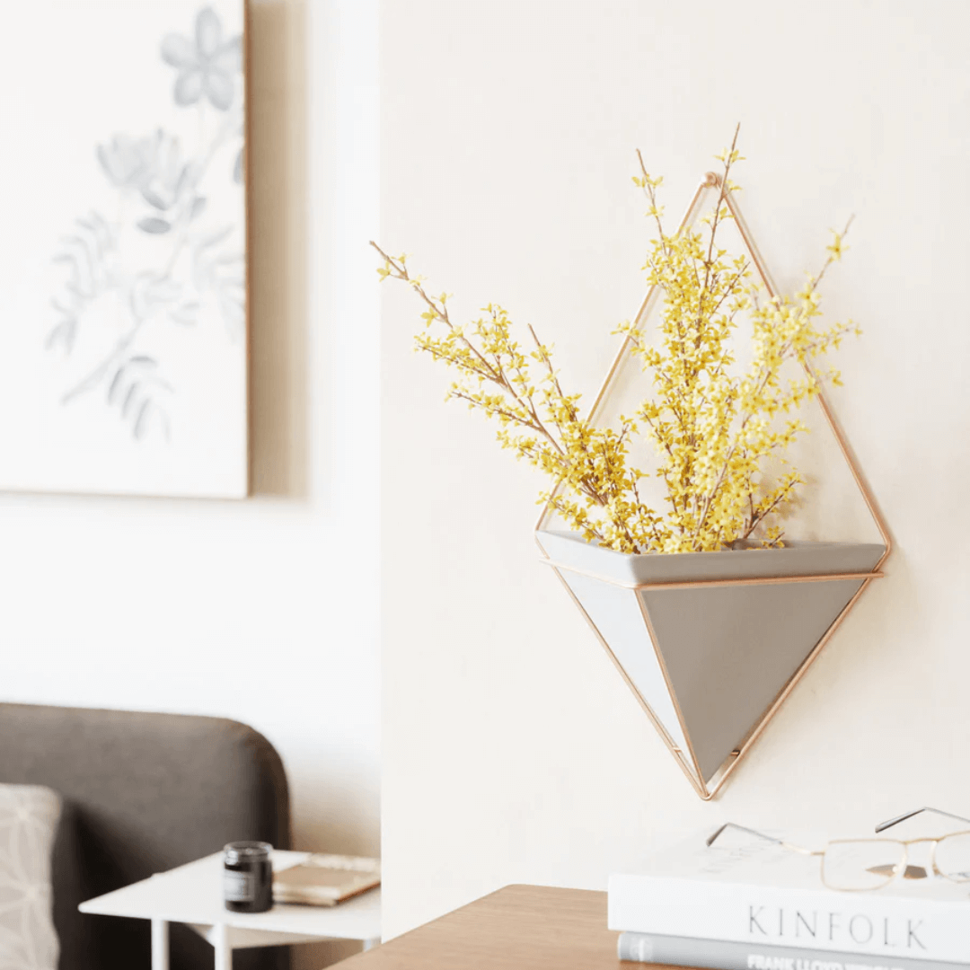 Vaso Decorativo Cachepot de Parede Triangular de Concreto 18 cm x 11,5 cm - Ela Decora