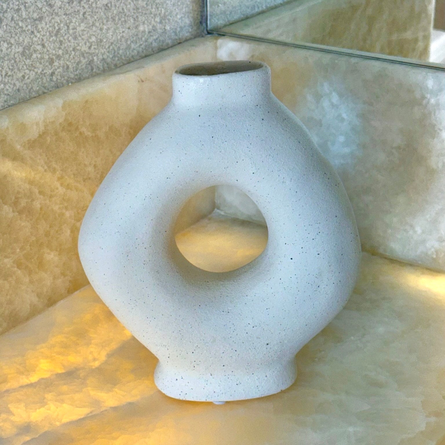 Vaso Decorativo em Cerâmica Vazado 20cm - Ela Decora