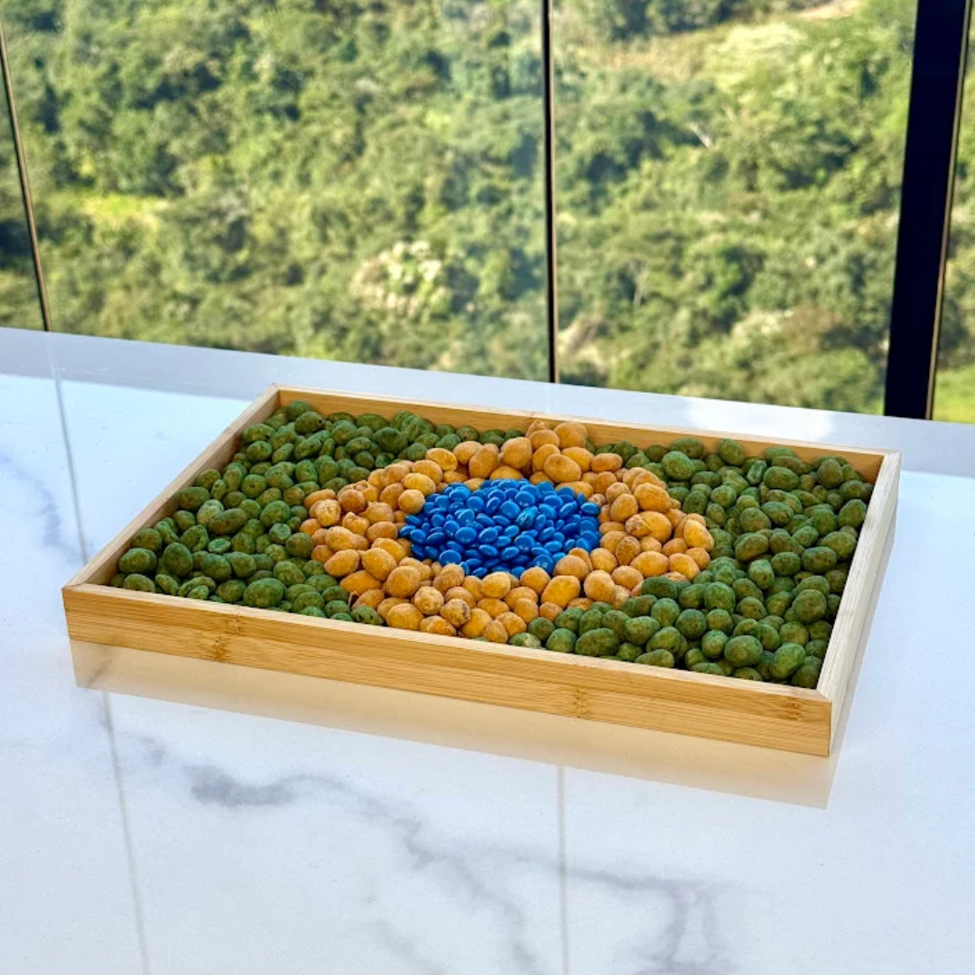 Bandeja em Bambu Nature 22cm com amendoins estilo Brasil