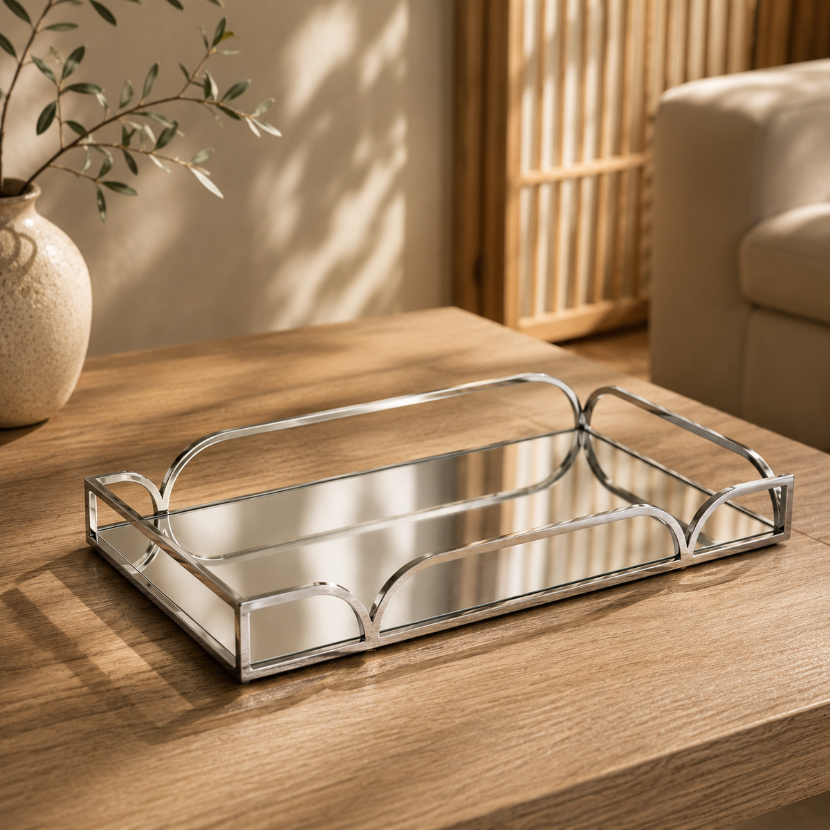 Bandeja em Metal Espelhada Cromada P 28cm na bandeja