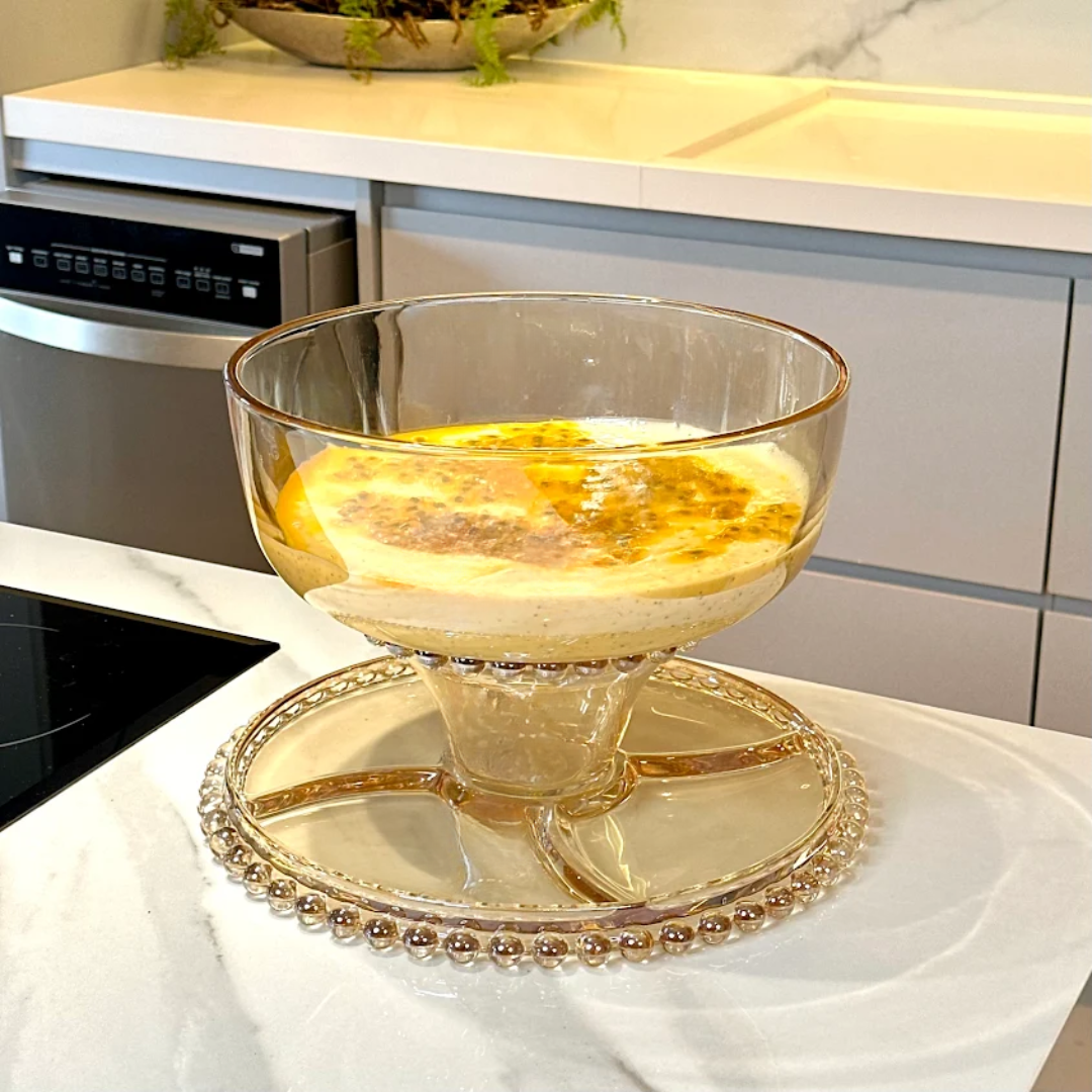 Boleira Ambar com doce de maracuja na bancada