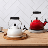 Chaleira Classica com Apito Meringue 1,6 Litros Le Creuset