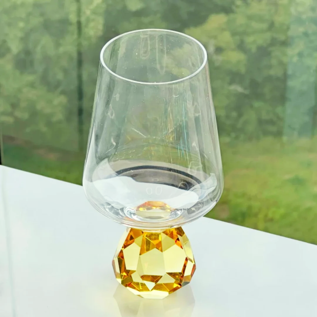 Taça de Vidro para Vinho com Base Diamante Âmbar 500ml