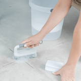 Escova de Piso Flow limpando o chão