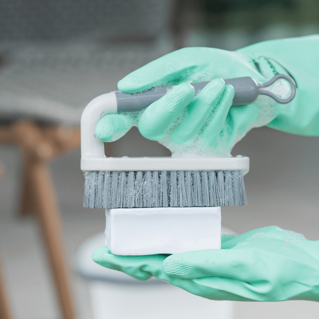 Escova de Piso com Sabão