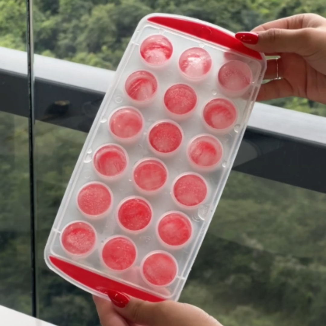 Forma para Cubos de Gelo Vermelha 